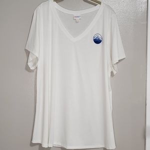 LuLaRoe Christy T 3X White w/ Wave. Gently Worn!